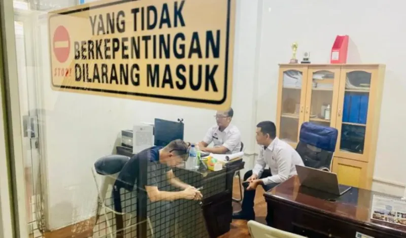 Australian tourist who acted out in Simeulue Aceh to be deported